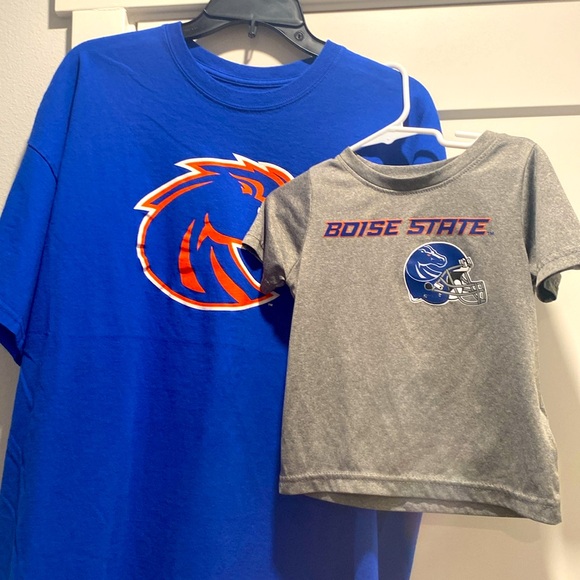 EUC LOT of 2x Boise State Broncos Short Sleeved Shirts Mom/Dad + Son/Daughter! - Picture 2 of 13